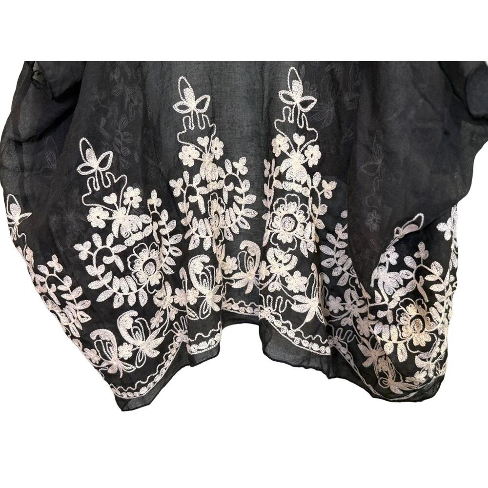 Forgotten Grace Kimono Womens Size M Black White Sheer Open Floral - Picture 4 of 7